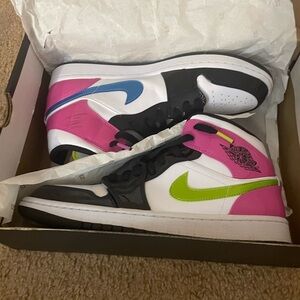 Jordan Air Mid SE White and Fuchsia Sneakers